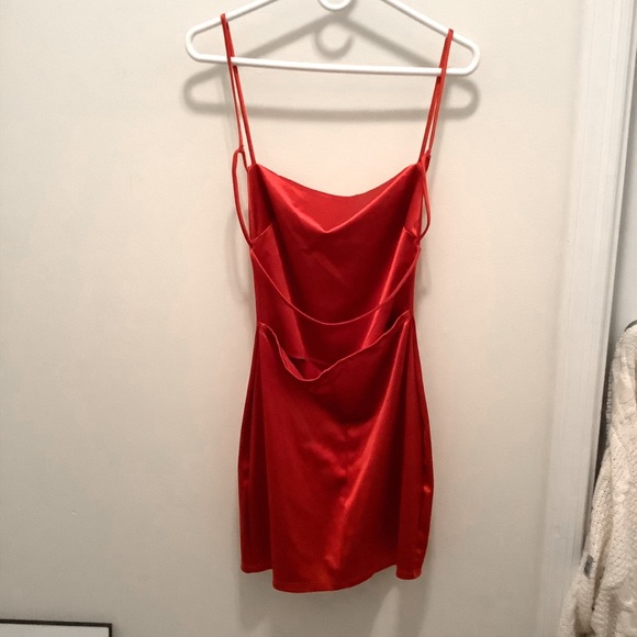 Dress - Picture 3 of 4